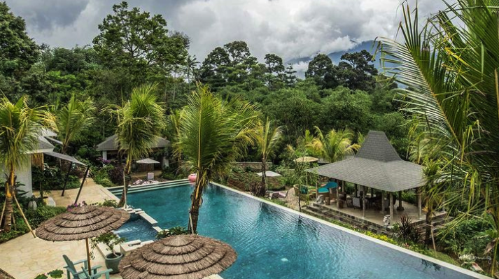 Villa Puncak Bogor Nuansa Bali